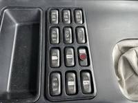 三菱ふそうスーパーグレートアルミウイング大型（10t）[写真39]