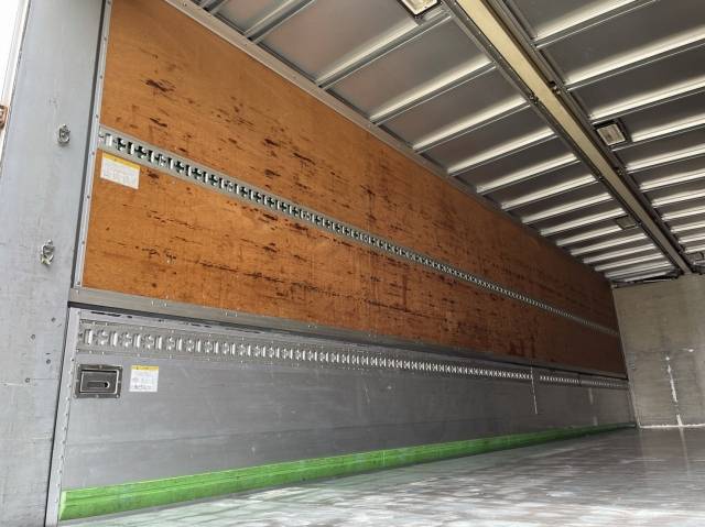 三菱ふそうスーパーグレートアルミウイング大型（10t）[写真08]