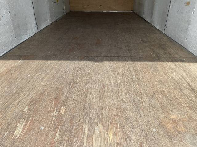 いすゞエルフアルミバン小型（2t・3t）[写真12]