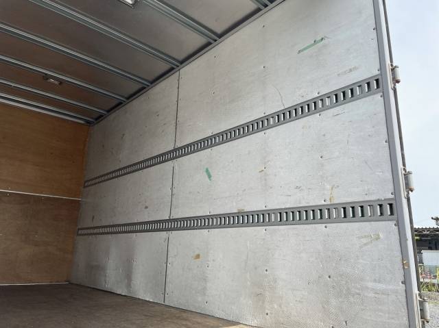 いすゞエルフアルミバン小型（2t・3t）[写真14]