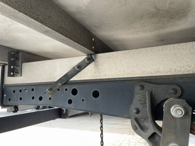 いすゞエルフアルミバン小型（2t・3t）[写真16]