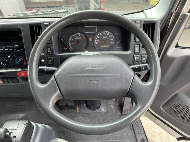 いすゞエルフアルミバン小型（2t・3t）[写真28]