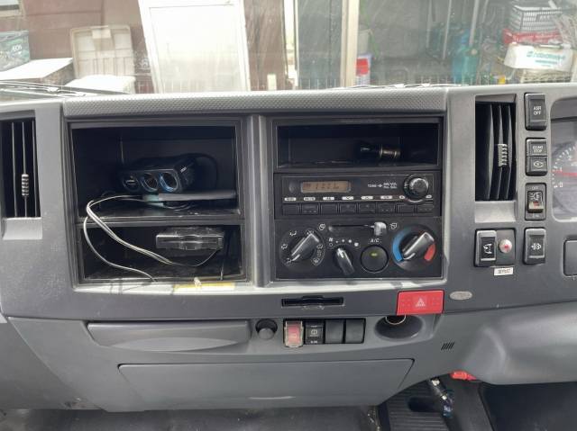 いすゞエルフアルミバン小型（2t・3t）[写真30]