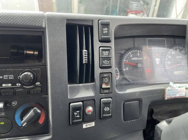 いすゞエルフアルミバン小型（2t・3t）[写真33]