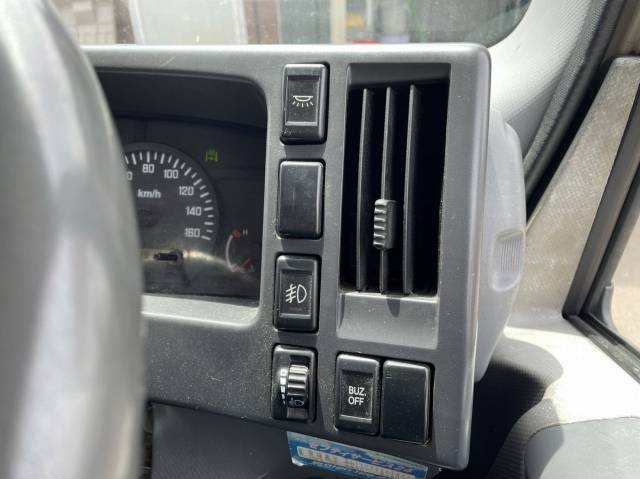 いすゞエルフアルミバン小型（2t・3t）[写真34]