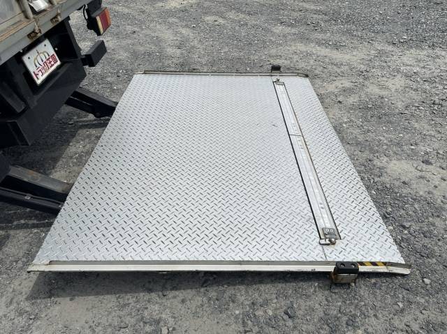 日産アトラスアルミバン小型（2t・3t）[写真11]