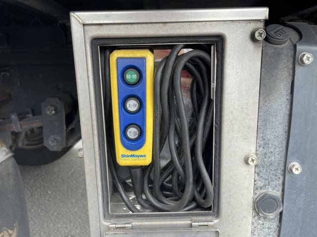 日産アトラスアルミバン小型（2t・3t）[写真13]