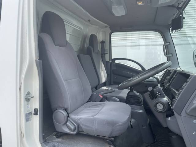 日産アトラスアルミバン小型（2t・3t）[写真32]