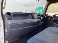 三菱ふそうキャンターアルミバン小型（2t・3t）[写真28]