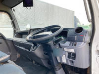 三菱ふそうキャンターアルミバン小型（2t・3t）[写真29]