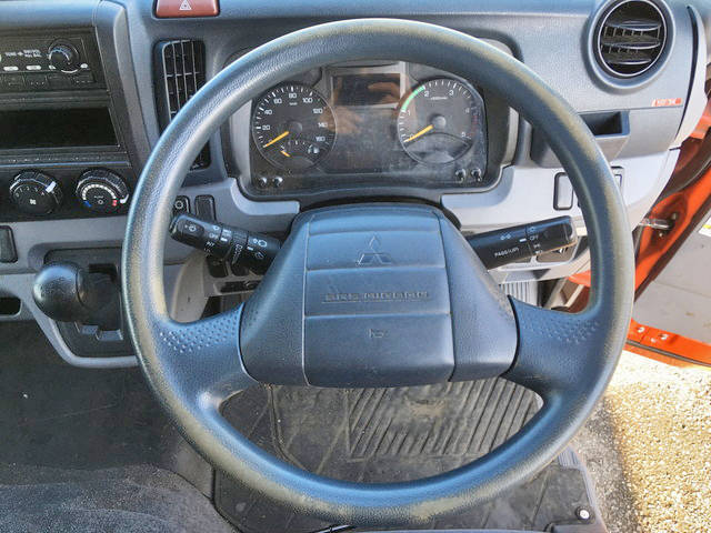 三菱ふそうキャンターアルミバン小型（2t・3t）[写真31]