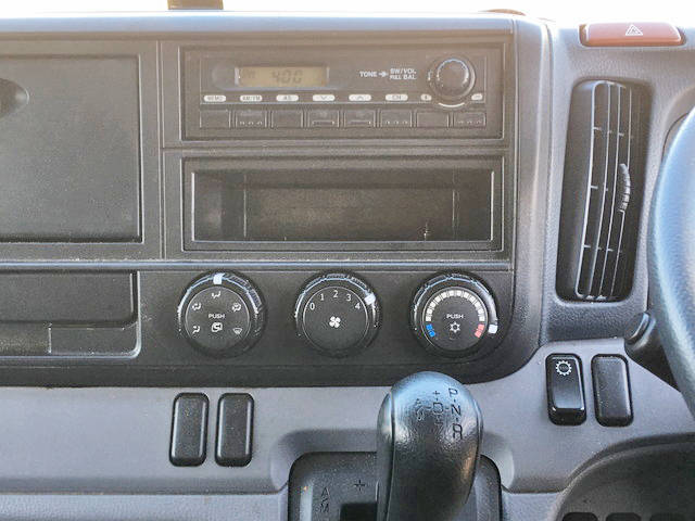 三菱ふそうキャンターアルミバン小型（2t・3t）[写真33]