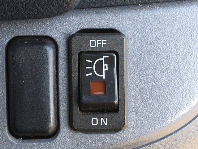 三菱ふそうキャンターアルミバン小型（2t・3t）[写真35]