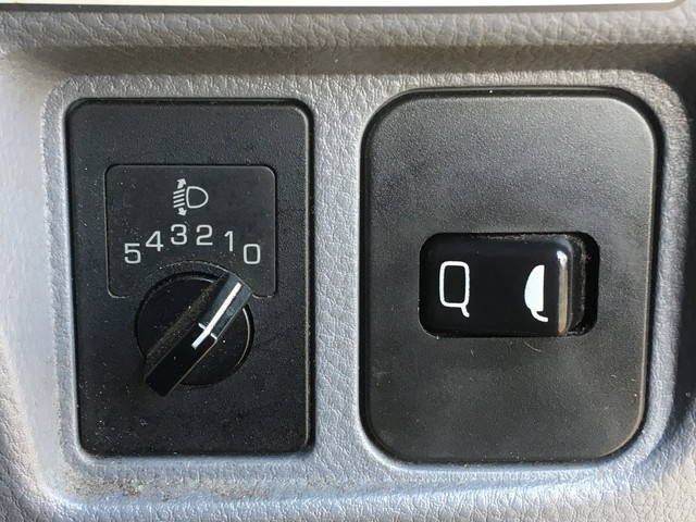 三菱ふそうキャンターアルミバン小型（2t・3t）[写真36]