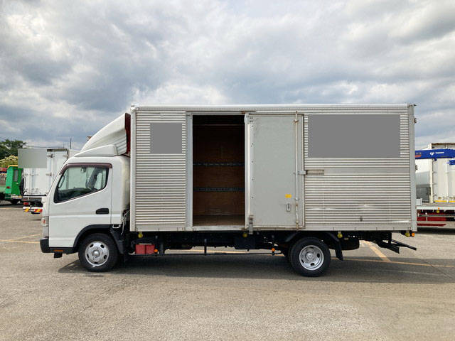 三菱ふそうキャンターアルミバン小型（2t・3t）[写真06]