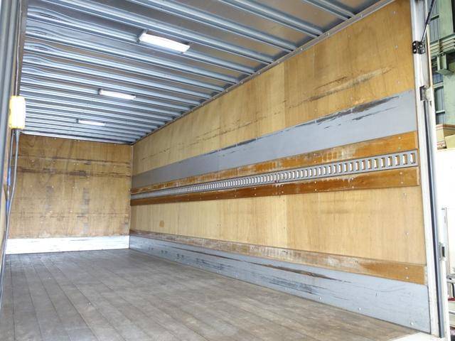 三菱ふそうキャンターアルミバン小型（2t・3t）[写真15]