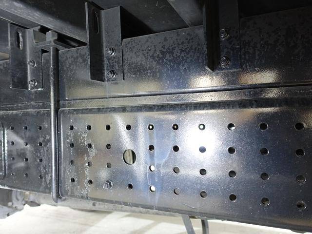 三菱ふそうキャンターアルミバン小型（2t・3t）[写真20]