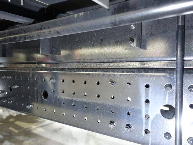 三菱ふそうキャンターアルミバン小型（2t・3t）[写真21]