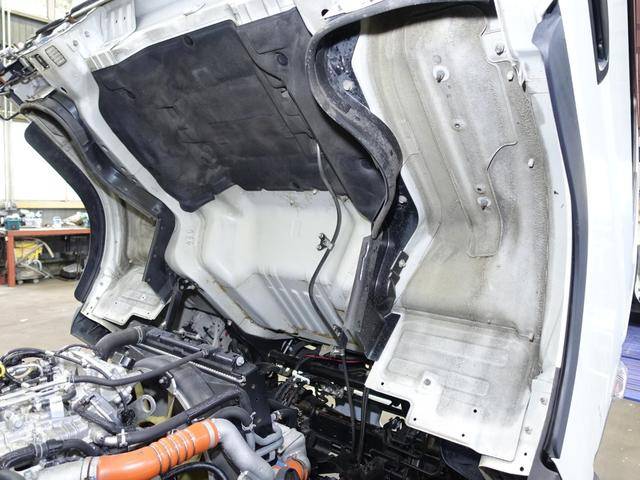 三菱ふそうキャンターアルミバン小型（2t・3t）[写真24]