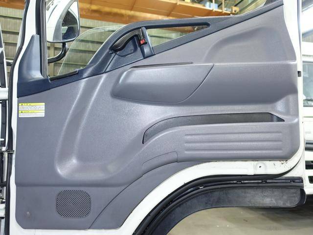 三菱ふそうキャンターアルミバン小型（2t・3t）[写真26]