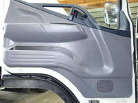 三菱ふそうキャンターアルミバン小型（2t・3t）[写真27]