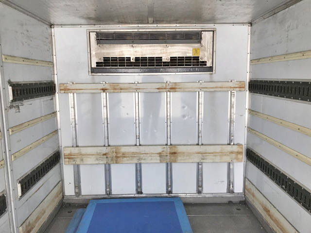 いすゞフォワード冷凍車（冷蔵車）中型（4t）[写真12]