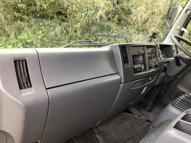 いすゞフォワード冷凍車（冷蔵車）中型（4t）[写真28]