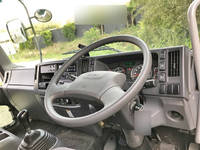 いすゞフォワード冷凍車（冷蔵車）中型（4t）[写真29]