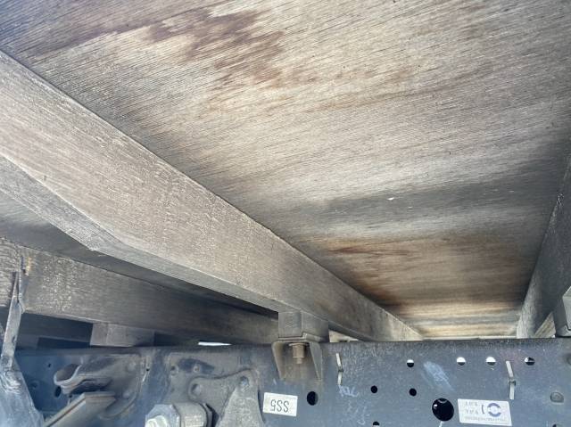 いすゞエルフ平ボディ小型（2t・3t）[写真18]