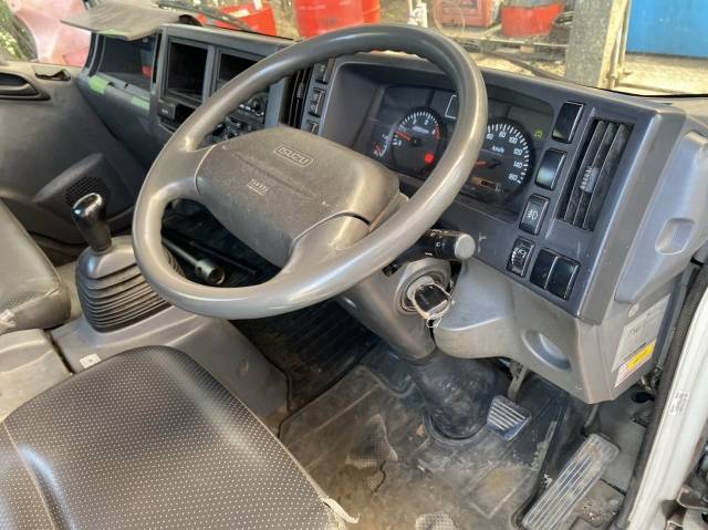 いすゞエルフ平ボディ小型（2t・3t）[写真31]