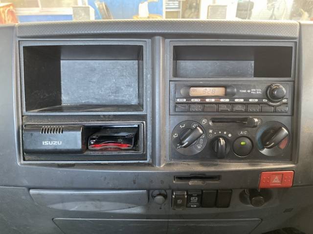 いすゞエルフ平ボディ小型（2t・3t）[写真34]