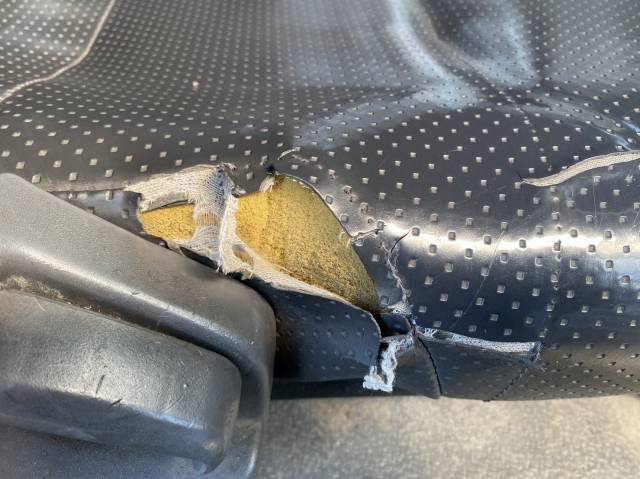 いすゞエルフ平ボディ小型（2t・3t）[写真39]