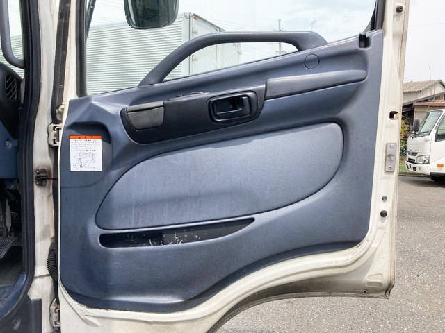 日野レンジャーアルミウイング中型（4t）[写真28]