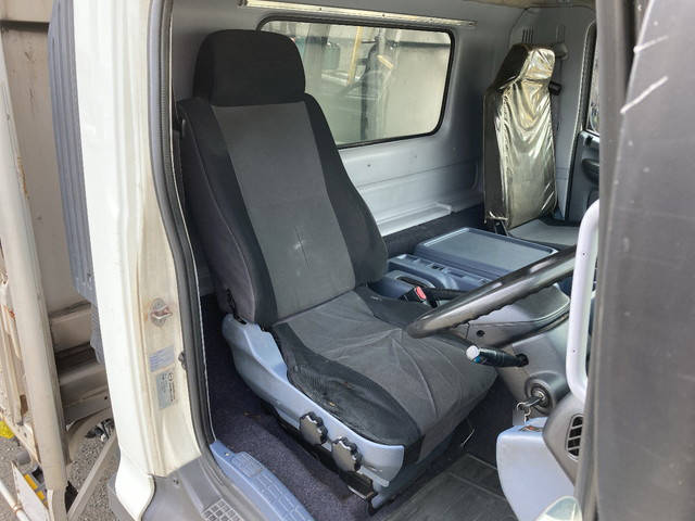 日野レンジャーアルミウイング中型（4t）[写真30]