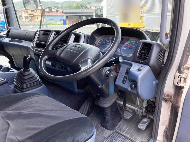 日野レンジャーアルミウイング中型（4t）[写真33]