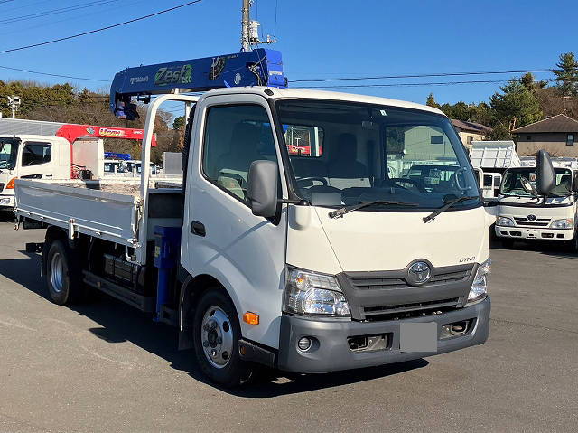 トヨタダイナクレーン4段小型（2t・3t）TKG-XZU710 [写真01]