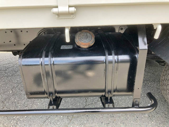 日野レンジャー平ボディ中型（4t）[写真20]