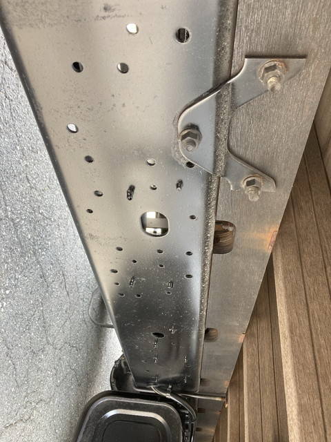 日野レンジャー平ボディ中型（4t）[写真23]