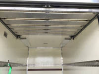 三菱ふそうキャンターパネルバン小型（2t・3t）[写真10]