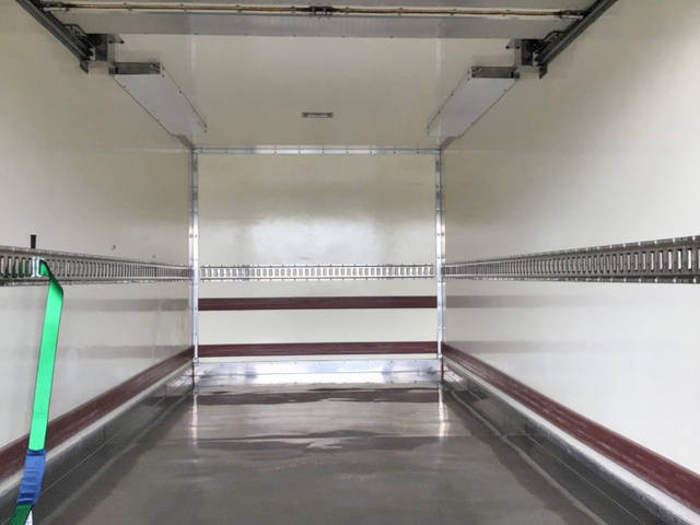 三菱ふそうキャンターパネルバン小型（2t・3t）[写真11]