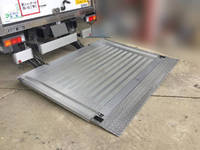 三菱ふそうキャンターパネルバン小型（2t・3t）[写真16]