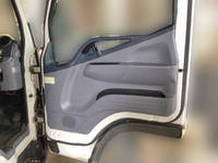 三菱ふそうキャンターパネルバン小型（2t・3t）[写真30]