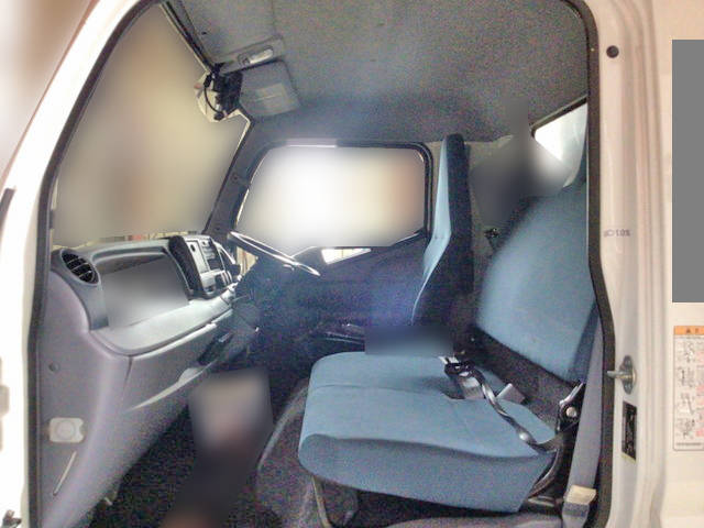 三菱ふそうキャンターパネルバン小型（2t・3t）[写真31]