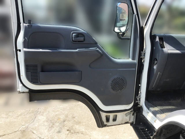 いすゞエルフ平ボディ小型（2t・3t）[写真27]