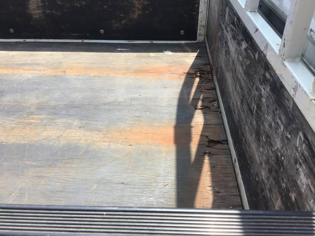 いすゞエルフ平ボディ小型（2t・3t）[写真08]