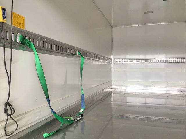 いすゞエルフパネルバン小型（2t・3t）[写真11]