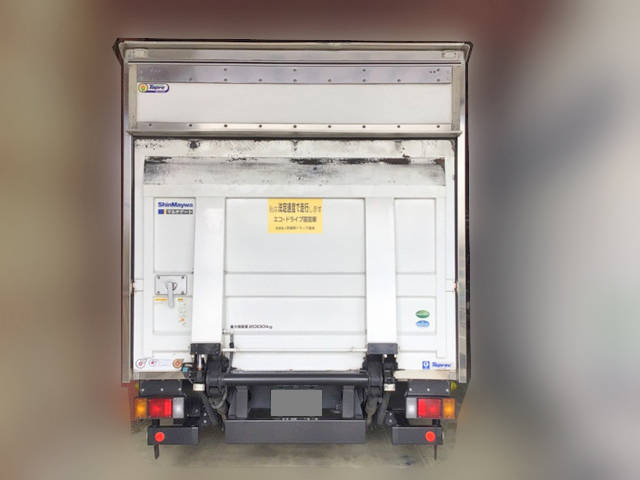 いすゞエルフパネルバン小型（2t・3t）[写真02]