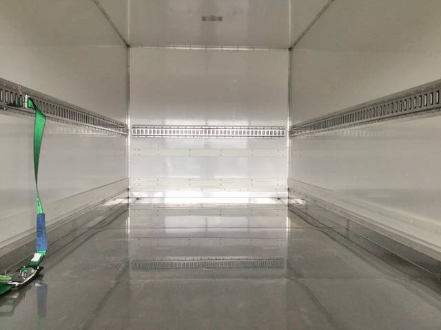 いすゞエルフパネルバン小型（2t・3t）[写真09]