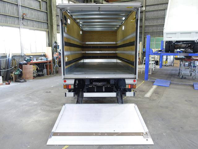 三菱ふそうキャンターアルミバン小型（2t・3t）[写真10]