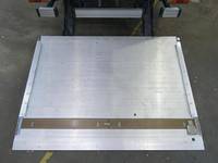 三菱ふそうキャンターアルミバン小型（2t・3t）[写真11]